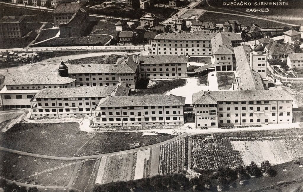 Voćarska cesta. Nadbiskupsko sjemenište oko 1935. godine (arhitekt Juraj Neidhardt)